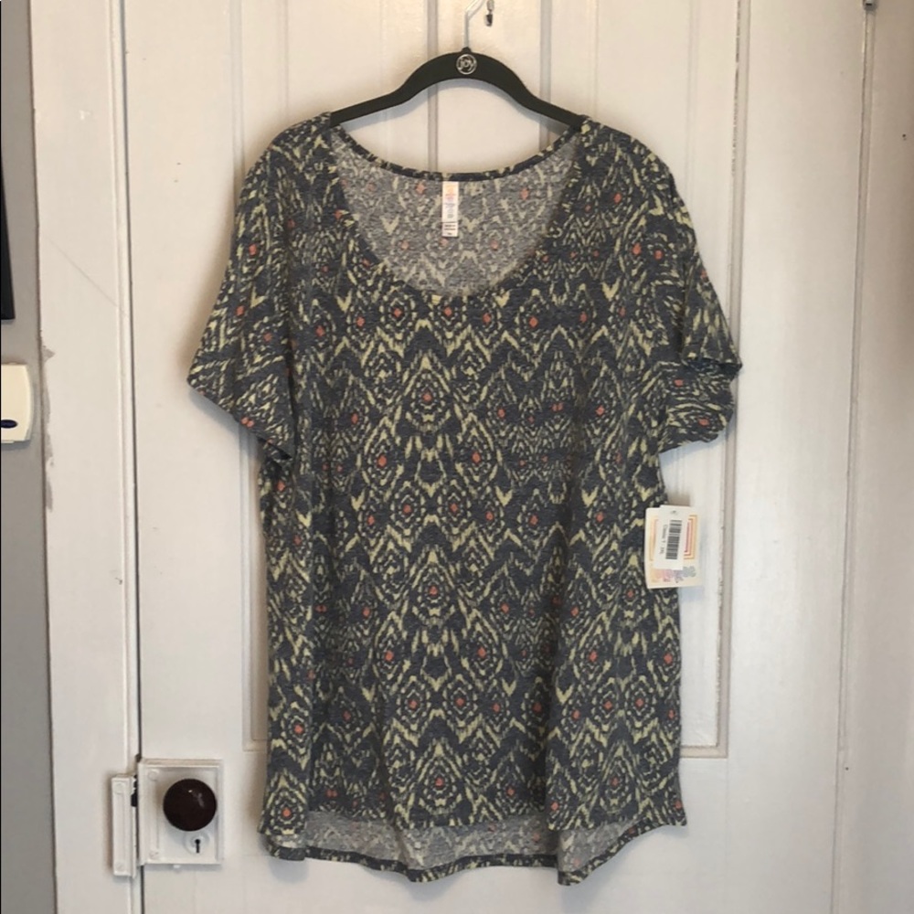 NWT Lularoe Classic T Top